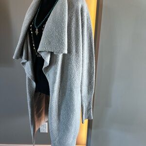 LAWLESS Women's Soft Gray Sweater